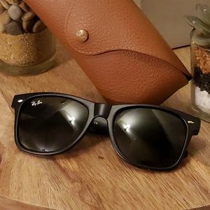 Ray-Ban by Luxottica sunglasses